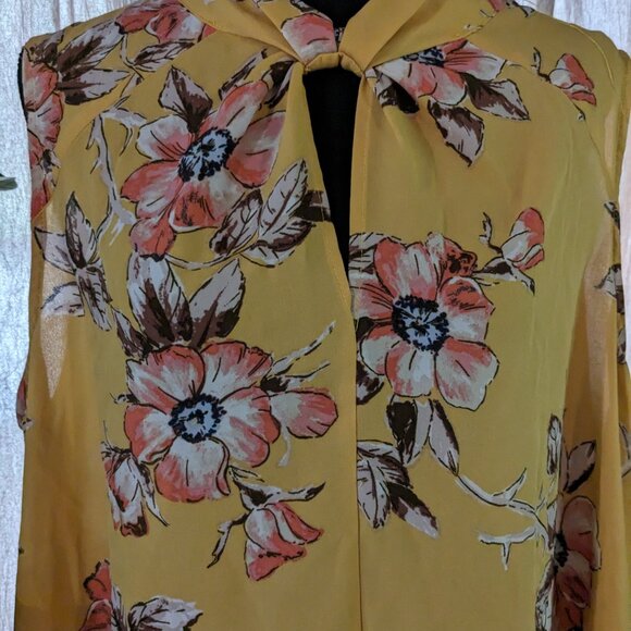Yellow floral Papermoon top, size 1x - Picture 2 of 3
